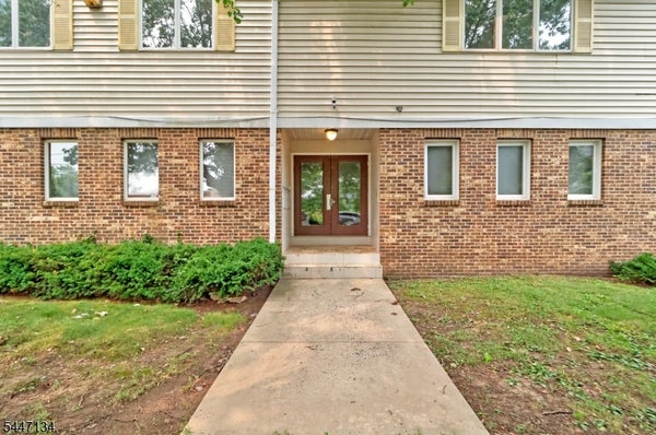14-18 LAWRENCE ST # 3A, BLOOMFIELD, NJ 07003 - Image db8389bc4d4e710fa6aa95a166b053c6/1711588227