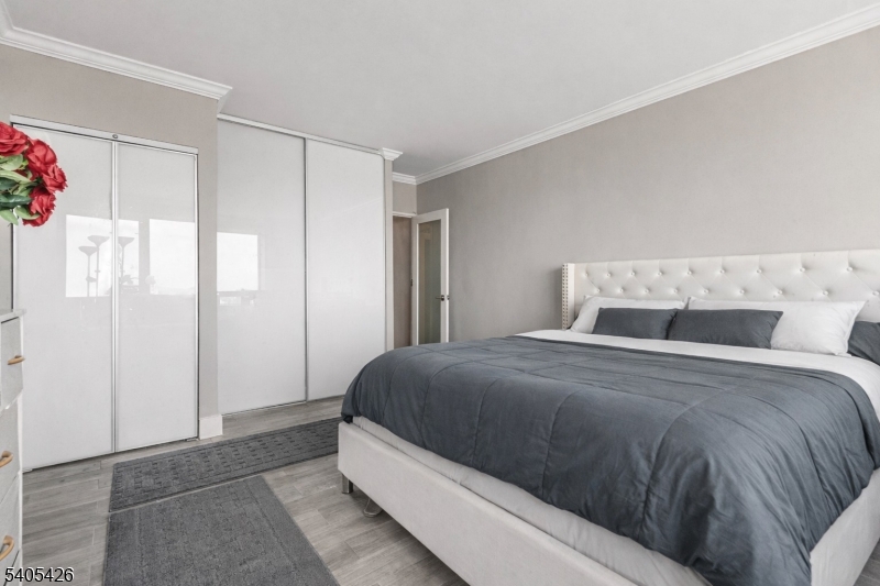 Horizon House - Residential