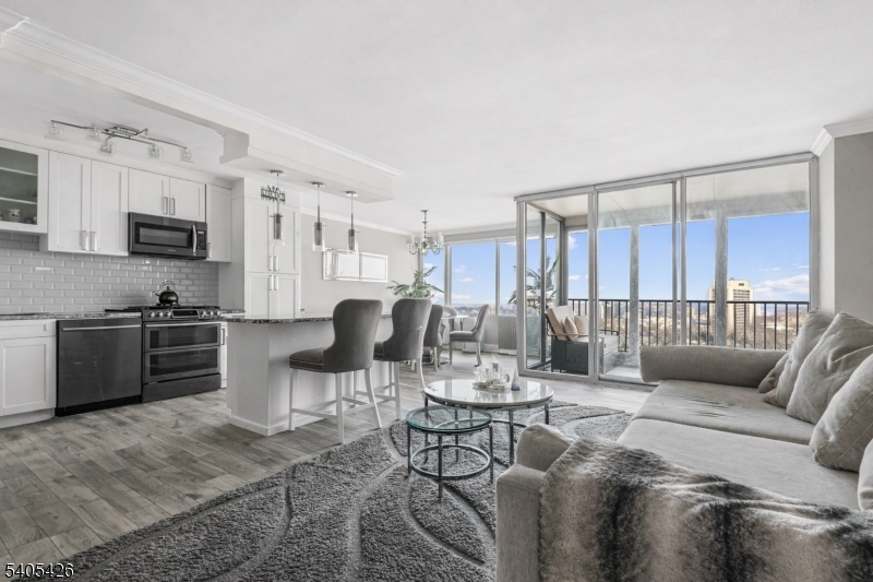 Horizon House - Residential