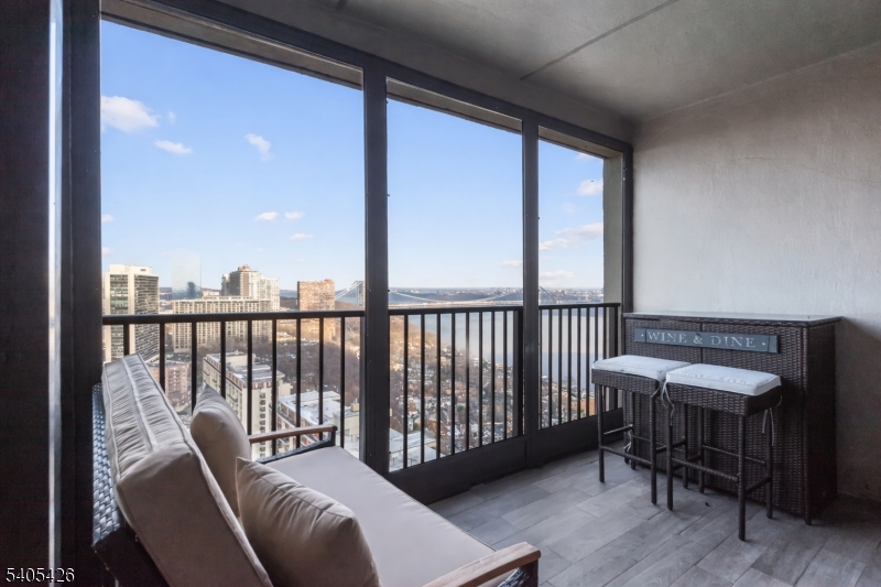 Horizon House - Residential