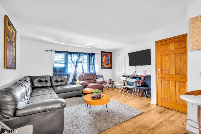 287 Montclair Ave