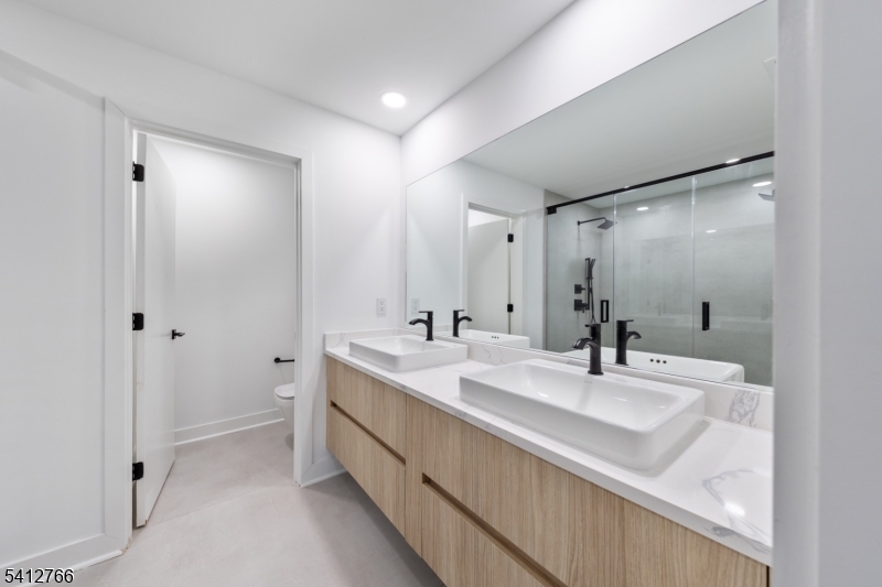 Riverfront Residences - Residential