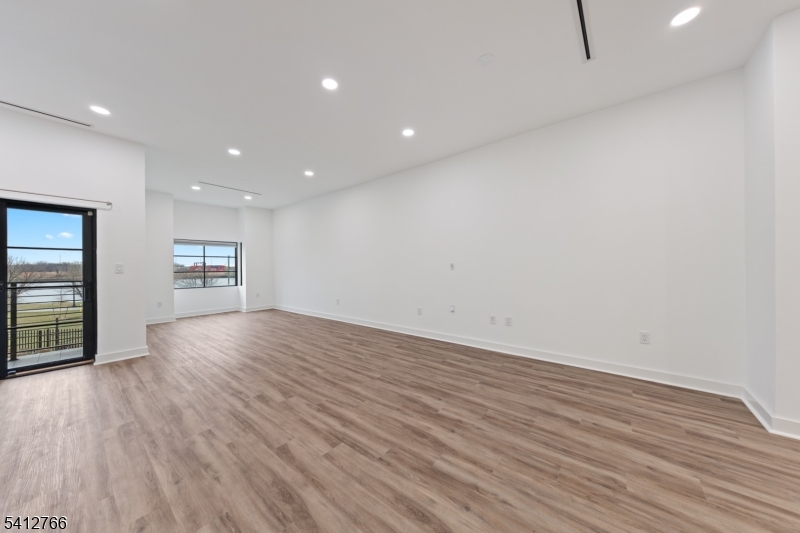 Riverfront Residences - Residential