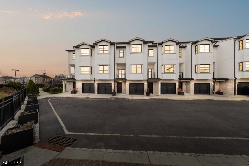 Riverfront Residences - Residential