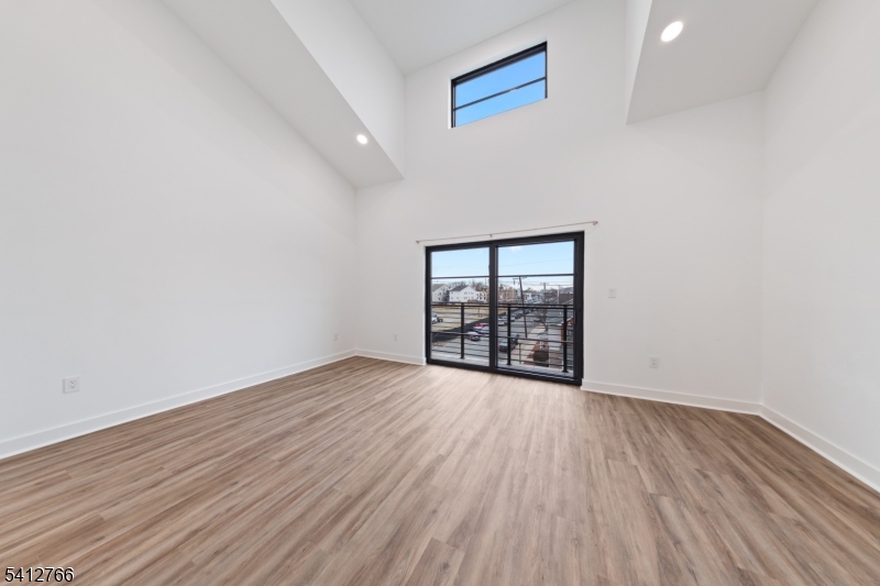 Riverfront Residences - Residential