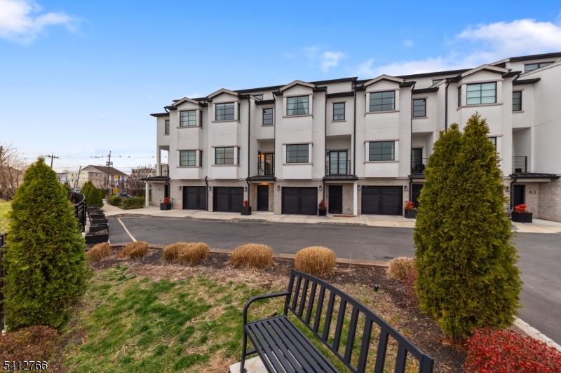 Riverfront Residences - Residential