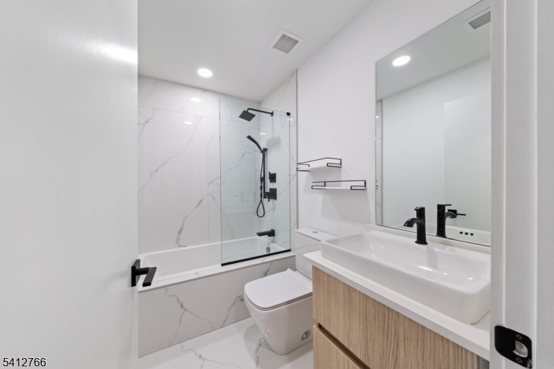 Riverfront Residences - Residential