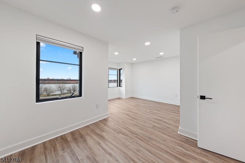 Riverfront Residences - Residential