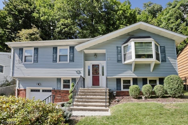75 HIAWATHA BLVD, OAKLAND, NJ 07436 - Image dc34bbe109ecae71671f8b7dd21dbf5b/1223955526