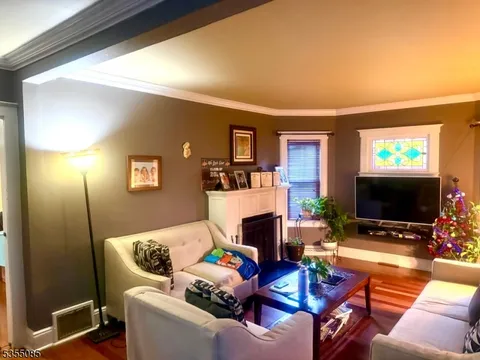 MLS: 3960463