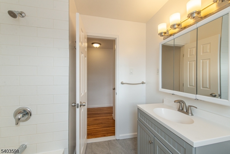 Mountain Club - Residential Lease