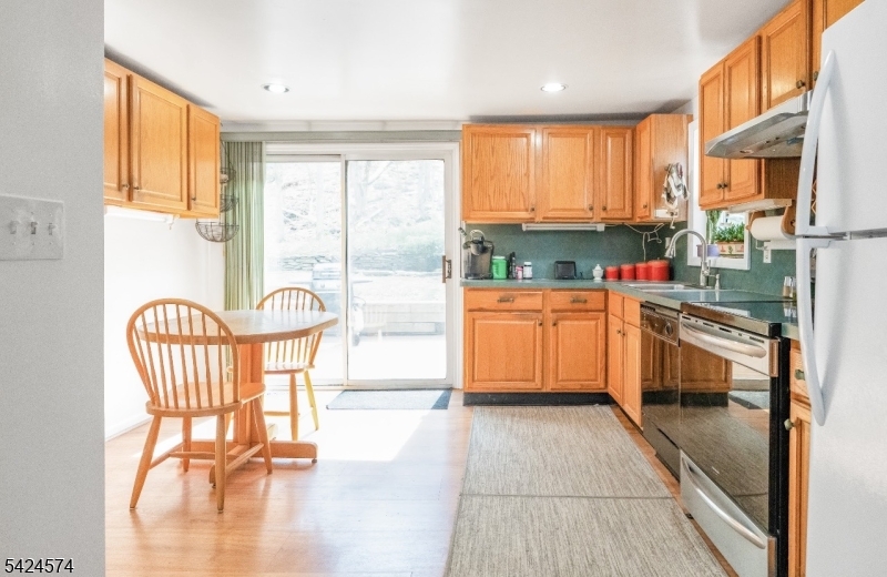 Cozy Lake - Residential