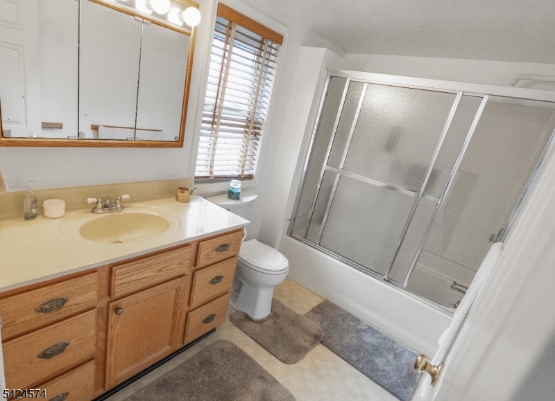 Cozy Lake - Residential