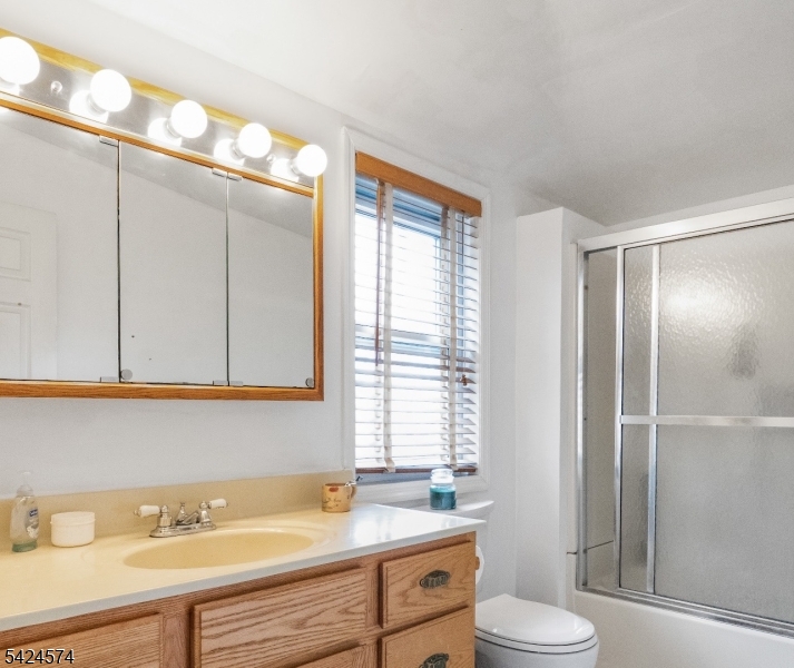 Cozy Lake - Residential