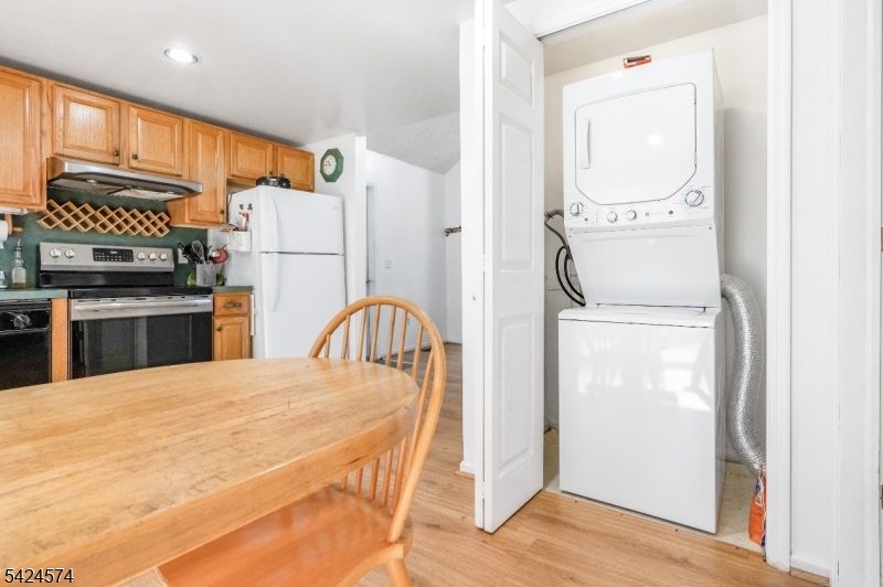 Cozy Lake - Residential