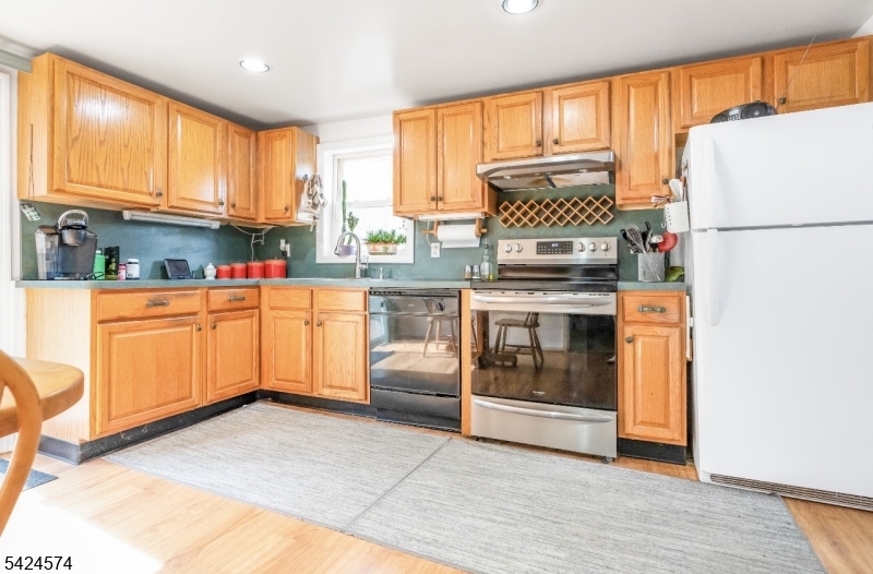 Cozy Lake - Residential