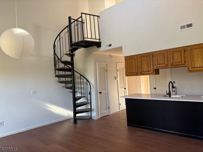 Vernon Twp., New Jersey 07462, United States, 2 Bedrooms Bedrooms, ,1 BathroomBathrooms,Residential,Active,247776