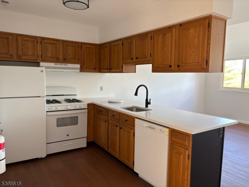 Vernon Twp., New Jersey 07462, United States, 2 Bedrooms Bedrooms, ,1 BathroomBathrooms,Residential,Active,247776