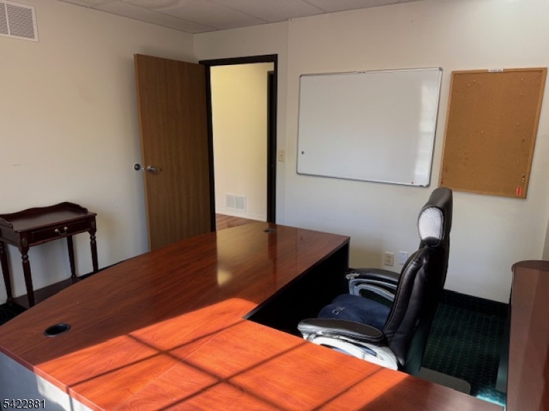 Lincoln Commons - Commercial Lease