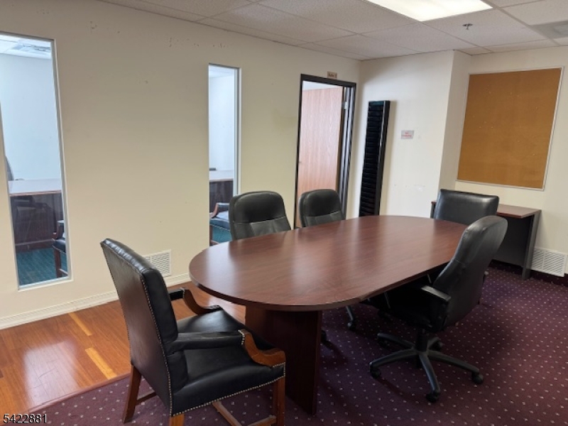 Lincoln Commons - Commercial Lease