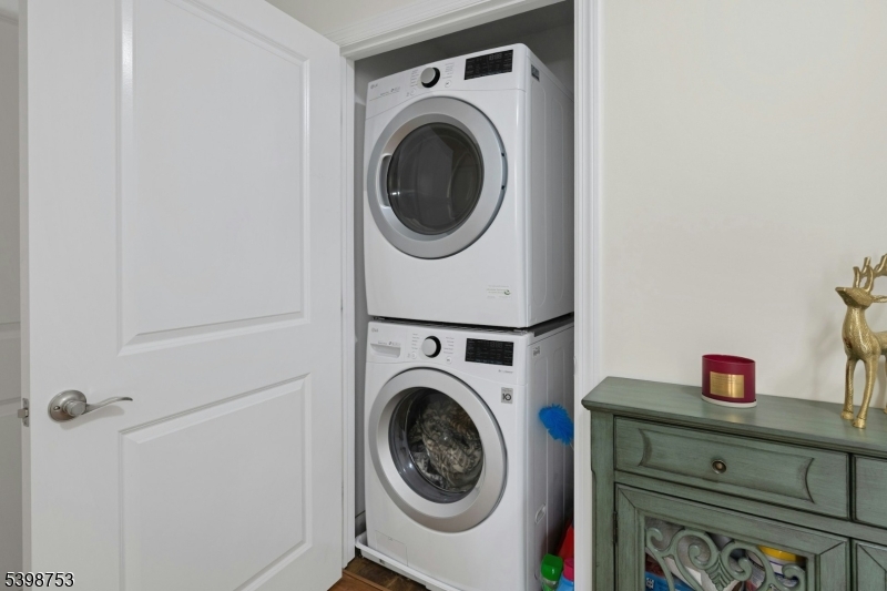 Clayton Square - Residential