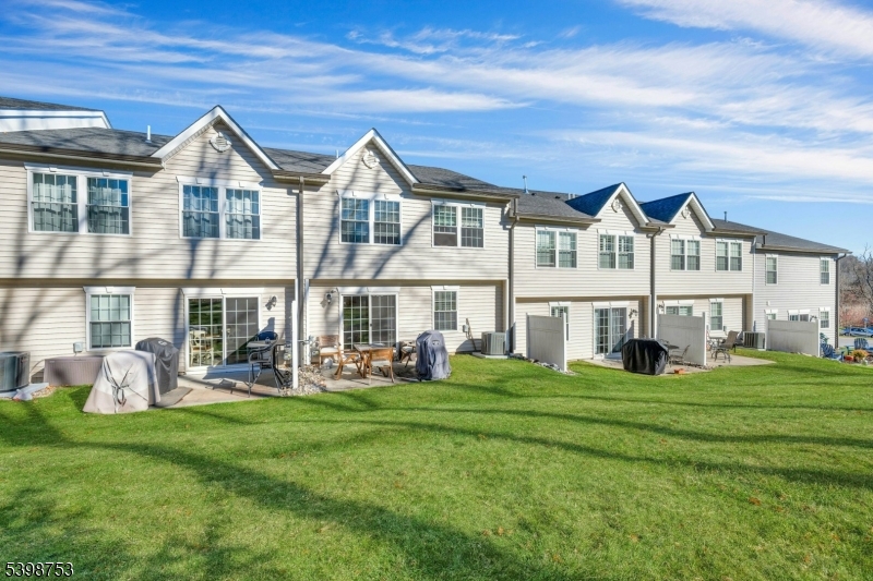 Clayton Square - Residential