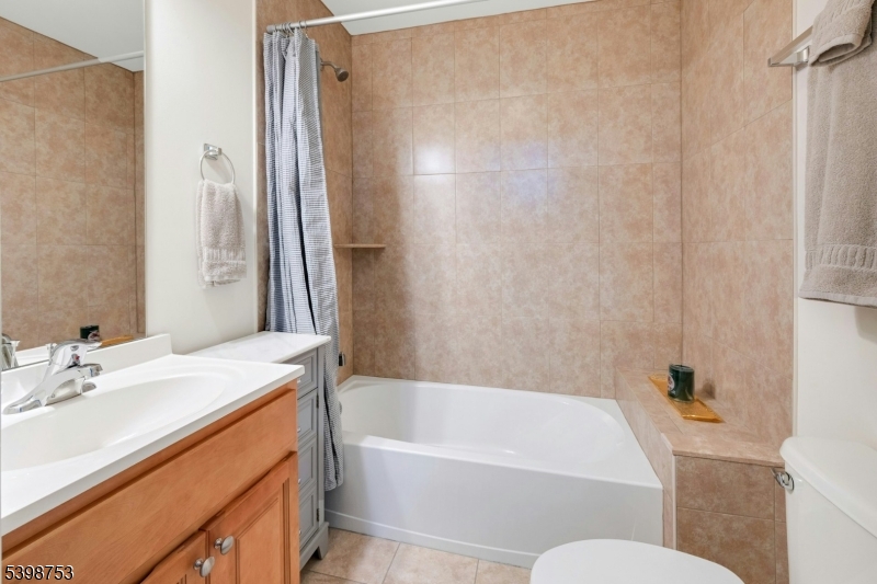 Clayton Square - Residential