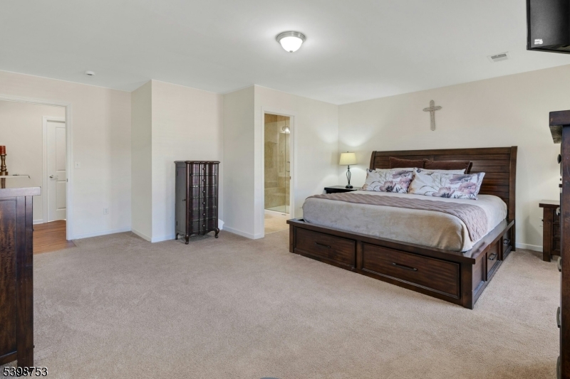 Clayton Square - Residential