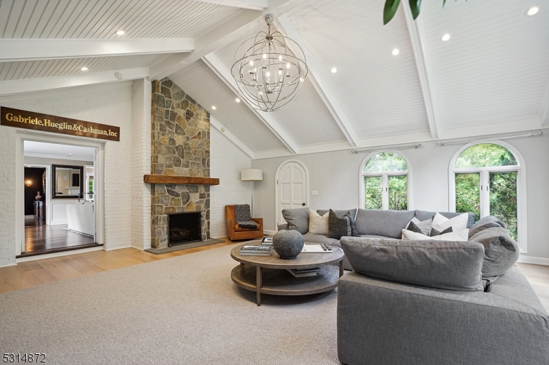 COUNTRYSIDE - Residential