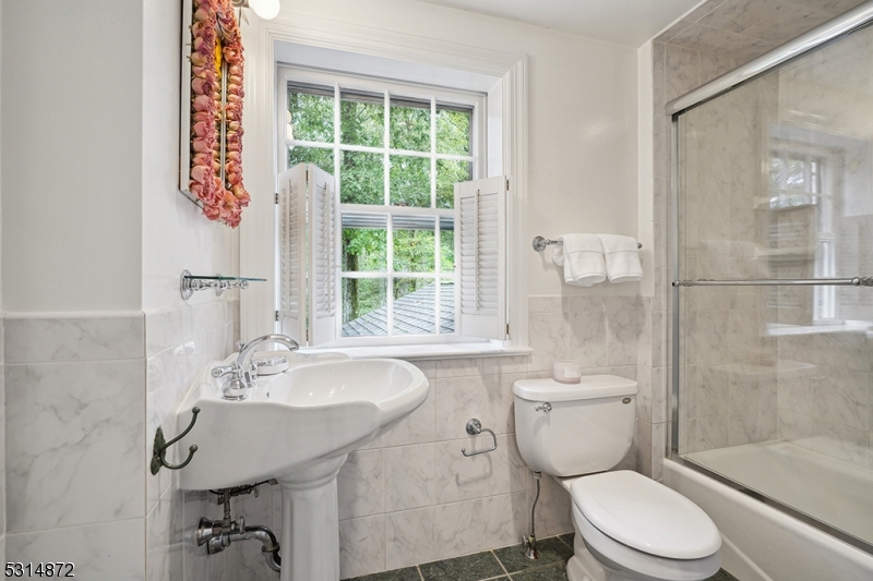 COUNTRYSIDE - Residential