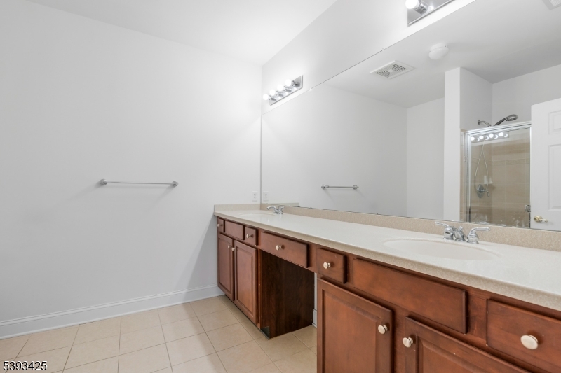 Four Seasons - Residential