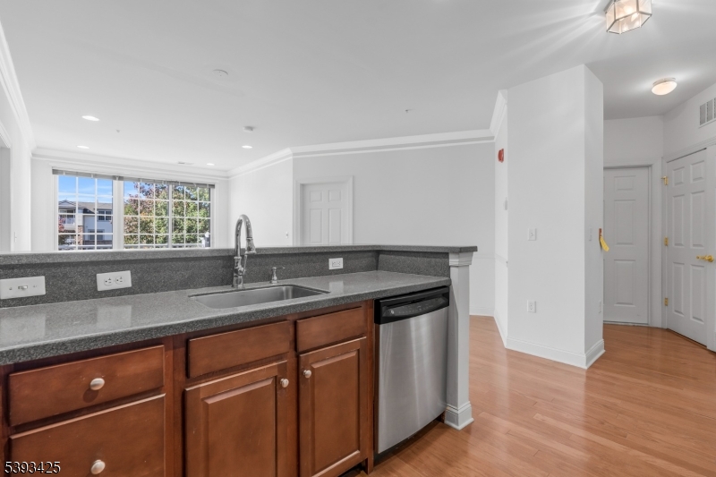 Four Seasons - Residential