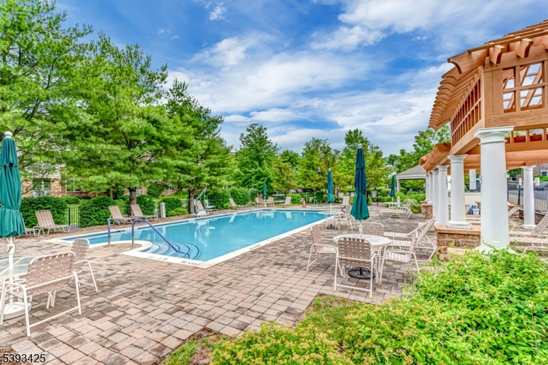 Four Seasons - Residential