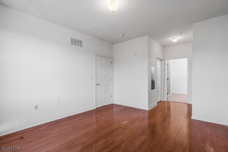 Four Seasons - Residential