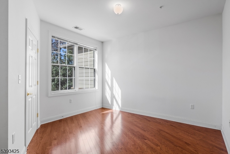 Four Seasons - Residential