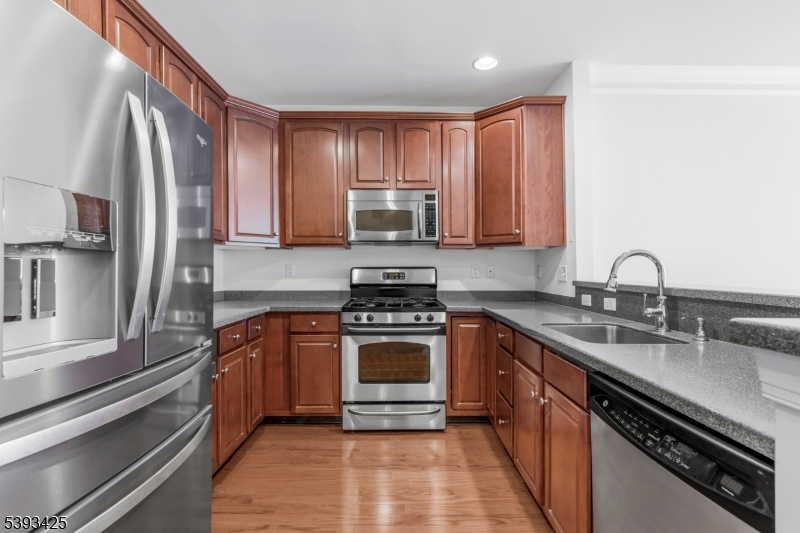 Four Seasons - Residential