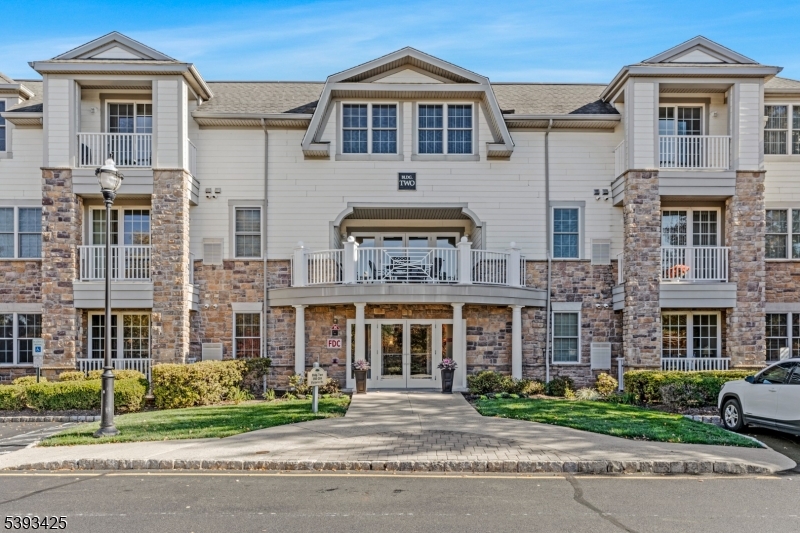 Four Seasons - Residential