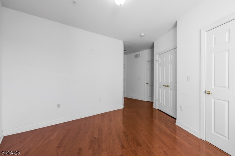 Four Seasons - Residential