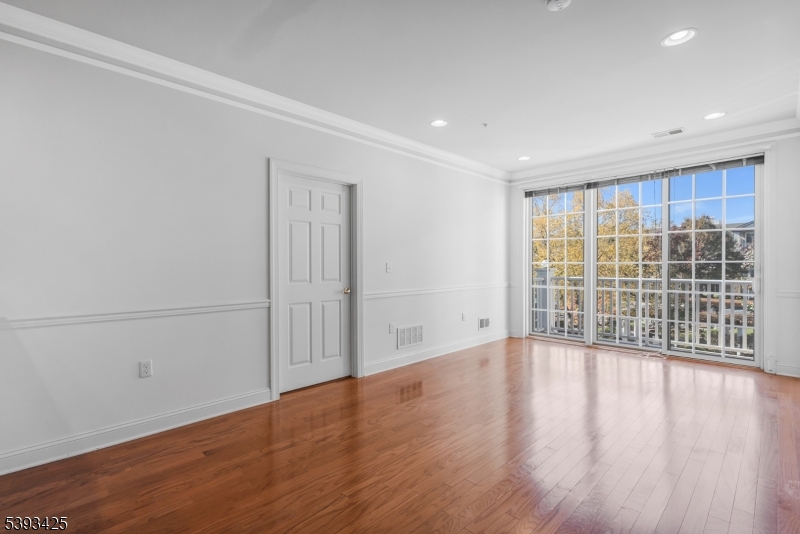 Four Seasons - Residential