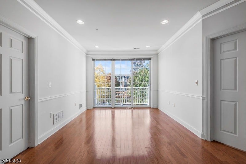 Four Seasons - Residential