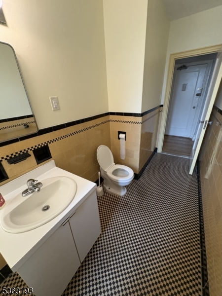 Dwight Manor - Residential Lease