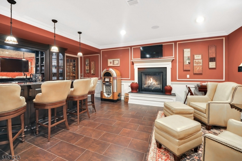 SADDLE RIVER GRAND - Residential