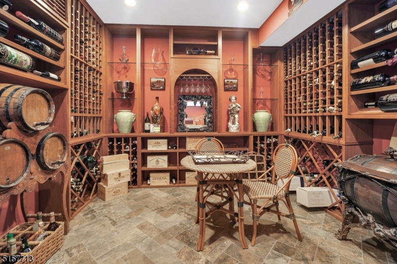 SADDLE RIVER GRAND - Residential