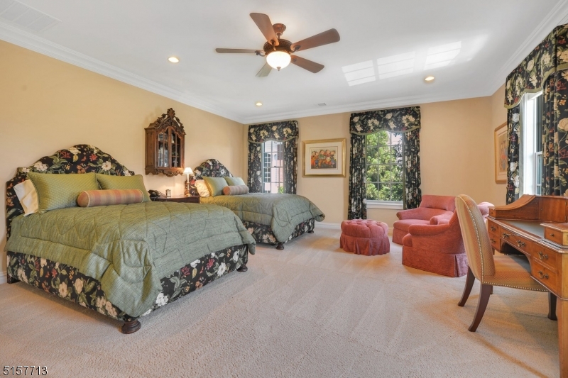 SADDLE RIVER GRAND - Residential