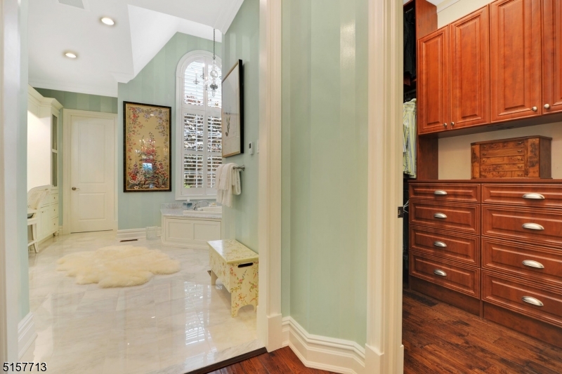 SADDLE RIVER GRAND - Residential