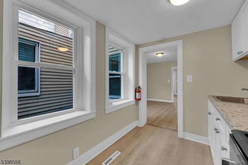 1/2 Duplex - Residential Lease