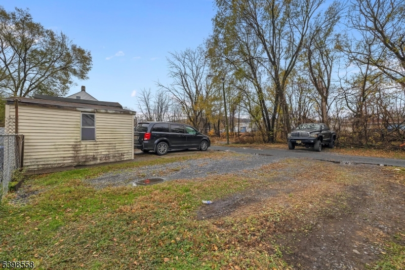 1/2 Duplex - Residential Lease