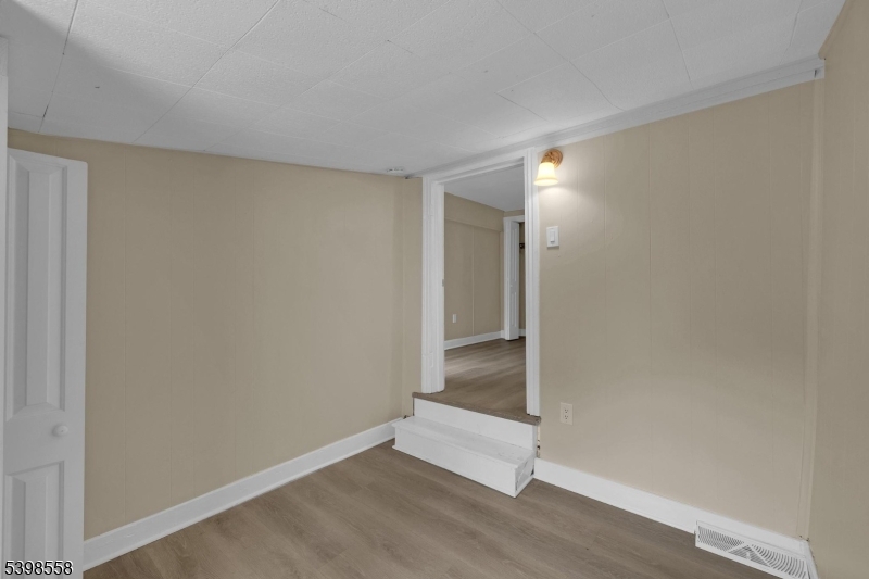 1/2 Duplex - Residential Lease