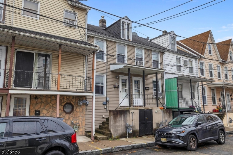 1/2 Duplex - Residential Lease