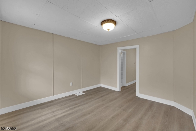 1/2 Duplex - Residential Lease